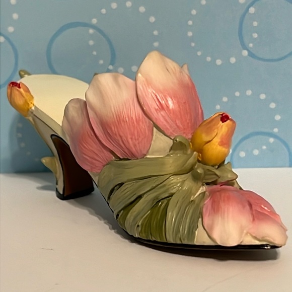 Garden Party Collectible Shoe "Tulip Shoe" High Heel Shoe - Picture 4 of 8